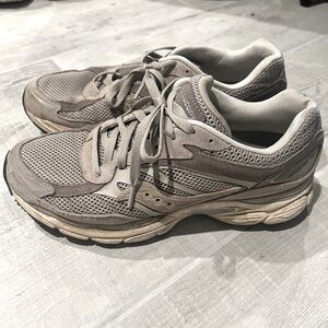 Saucony ProGrid Omni 9 Premium